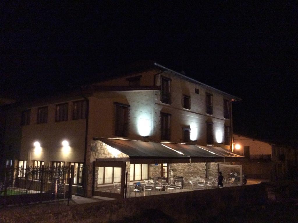 Hotel Rural Los Roturos Maestu Exteriör bild